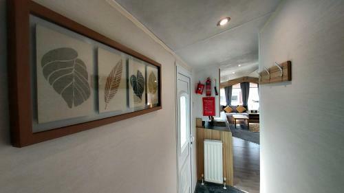 Fab 3 Bedroom Caravan Sleeps 8 Close To The Beach