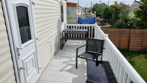 Fab 3 Bedroom Caravan Sleeps 8 Close To The Beach