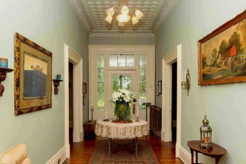 Experience The Lincoln Home