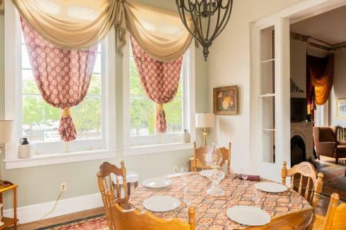 Experience The Lincoln Home
