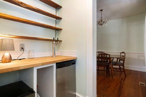 Captains Quarters By The Bay Cottage