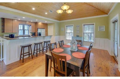 113pb Magnolia Cottages By The Sea
