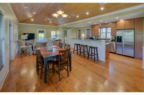 113pb Magnolia Cottages By The Sea