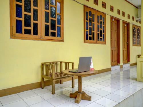 Hotel Vaccinated Staff - Spot On 90171 Pondok Kuning