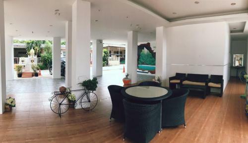 Hotel Namthip Residence
