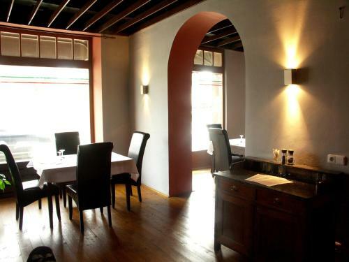 Hotel Saloon