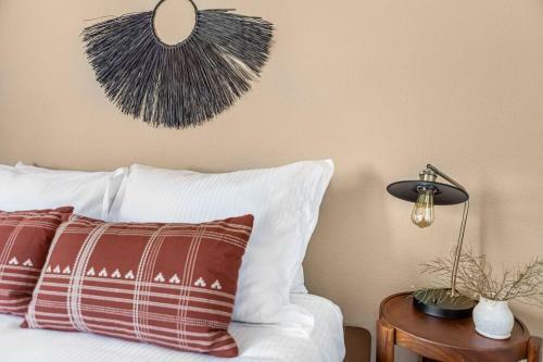 Desert Bloom - Desert Oasis W Dreamy Backyard & Patio