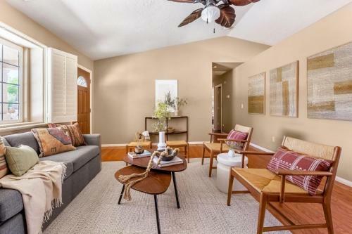 Desert Bloom - Desert Oasis W Dreamy Backyard & Patio