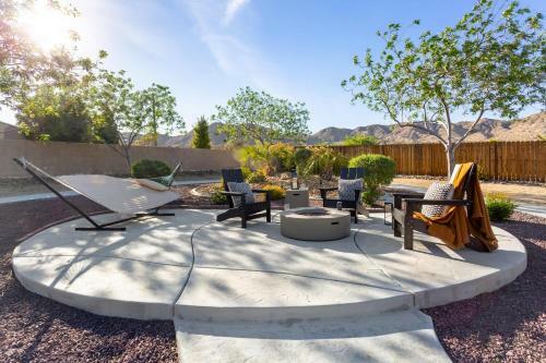 Desert Bloom - Desert Oasis W Dreamy Backyard & Patio