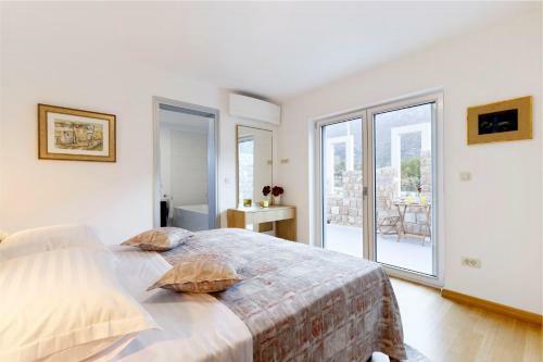 Villa Jure With Heated Pool And Electric Vehicle Station