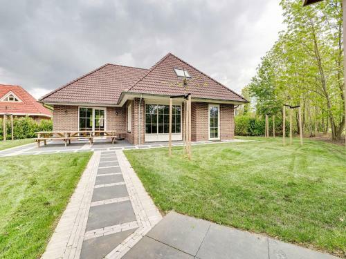 Rural Holiday Home In Zeewolde With Spacious Garden