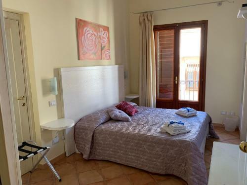 Hostal Badia Rooms & Breakfast