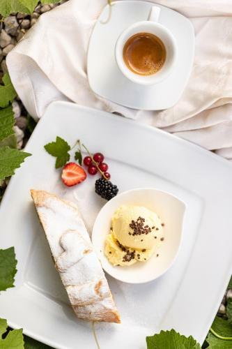 Solaia Hotel & Guesthouse