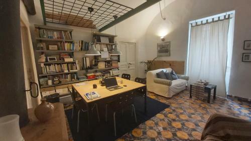 Hostal Room In Villa - Dimora Aganoor Business Suite