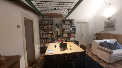 Hostal Room In Villa - Dimora Aganoor Business Suite