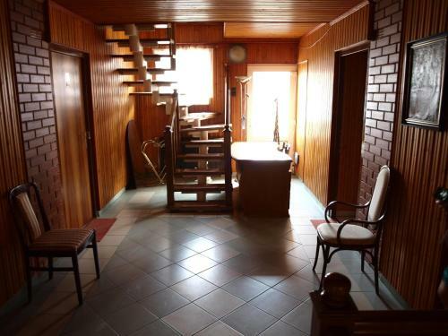 Hostal Angela Hotel
