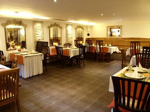Hostal Angela Hotel