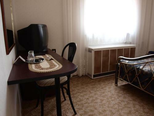 Hostal Angela Hotel