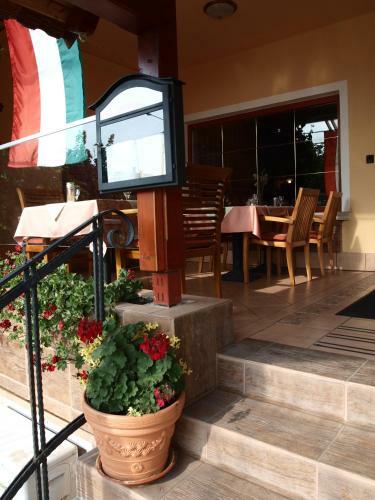 Hostal Angela Hotel