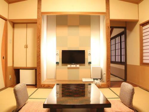 Yuraku