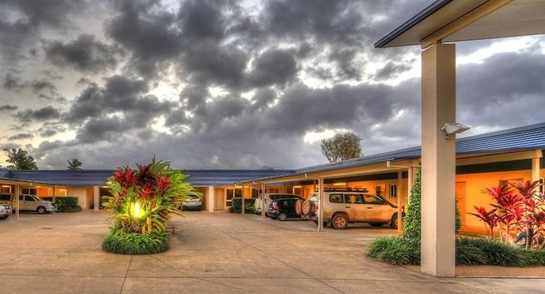 Tropixx Motel & Restaurant