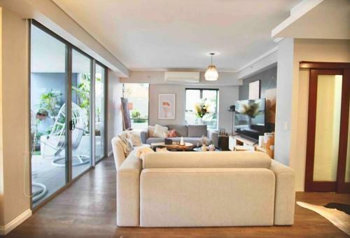 St Johns Apartment 3 Bed 2.5 Bath 2 Carpark Brisbane Cbd