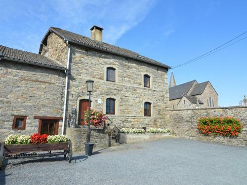 Vintage Holiday Home In Tavigny With Bar