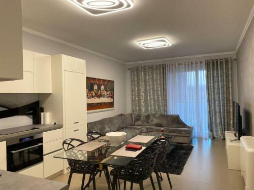 Apartment Near Air Albania Stadium