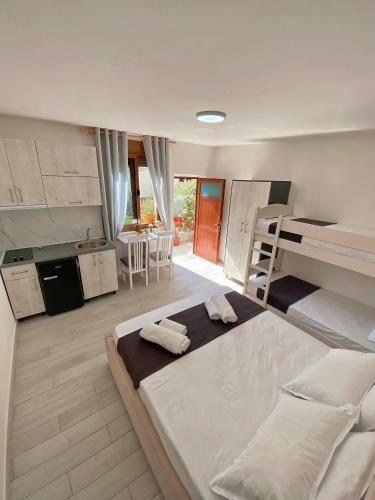 Hostal Sunny Guest House
