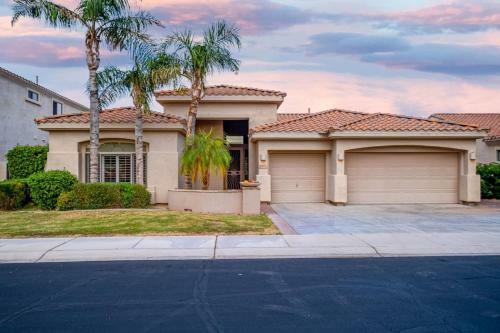 Immaculate Lake Front Home Wresort Like Backyard
