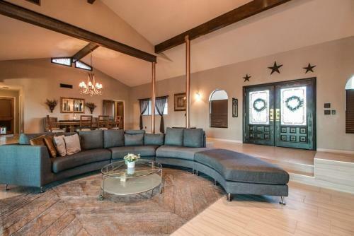 Spectacular Fountain Hills 5 Bdrm Wpool And Views