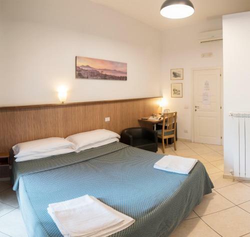 Hostal Vomero House