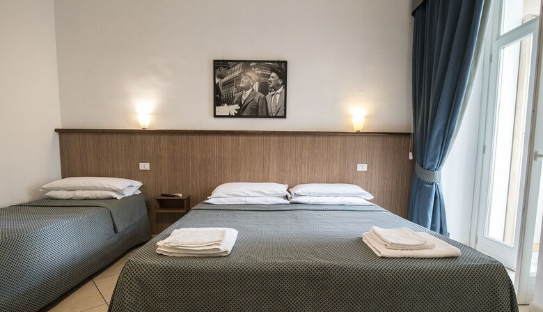 Hostal Vomero House