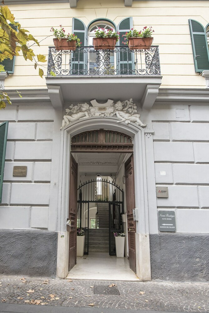 Hostal Vomero House
