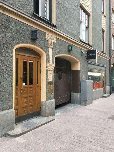 Apartamento 2ndhomes Central 1br Home With Sauna And High Ceilings