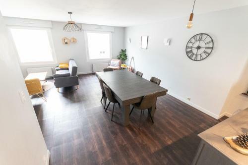 La Bigote-ideal Groupe-6 Chambres-billard-terrasse