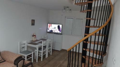 Andjela House