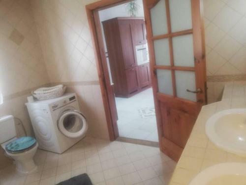 Lovely 3-bedroom Apartment With Indoor Fireplace