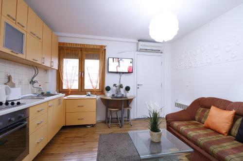Apartamento Iva City Center-apartment&parking