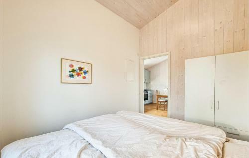 Beautiful Home In �sensbruk With 2 Bedrooms