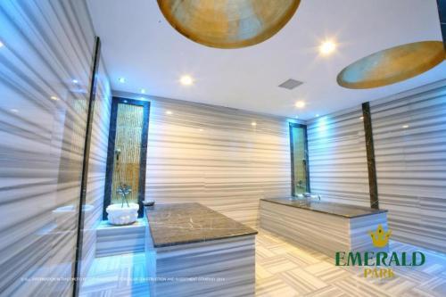 Apartamento ?????? ? ?????????? Lux Emerald Park ???? ?