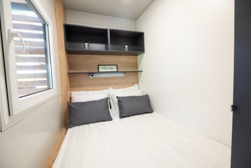 Sindi's Tiny House By Kolpa River