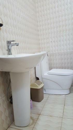 Hostal Avi Guest House