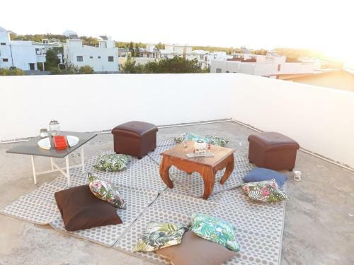 Private Duplex, Host Offering 1 Private Bedroom.