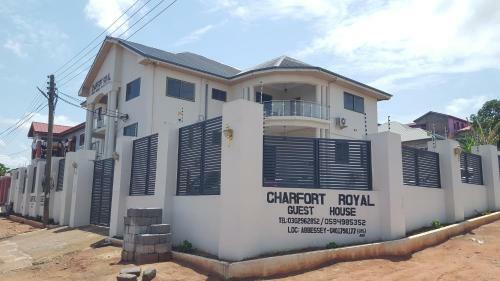 Hostal Charfort Royal Guest House And Hotel