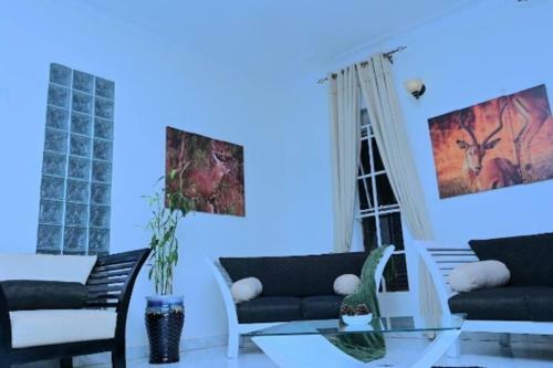 Cheerful 3-bedroom Home In A Family Setting