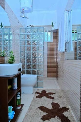 Cheerful 3-bedroom Home In A Family Setting
