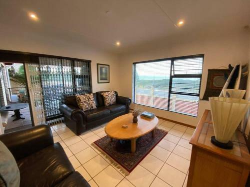 3-bdr Home Across Street From Beach, Supertubes