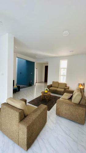 Apartamento Eden Residence - Airport Transit Home Stay