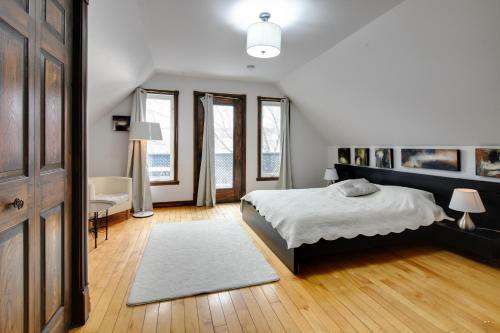 Bed & Breakfast Chalet Vue Sur La Riviere St-maurcie